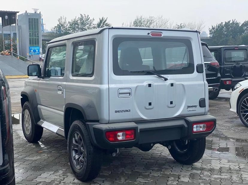 Jimny 银色