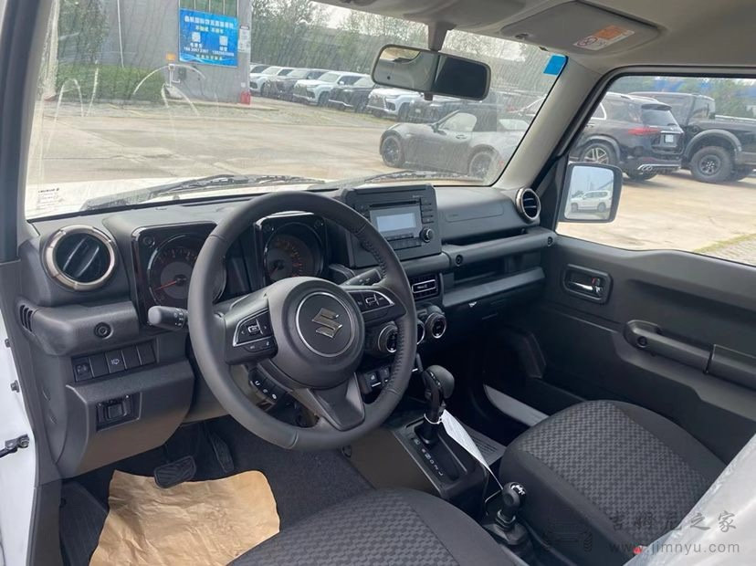 Jimny 银色